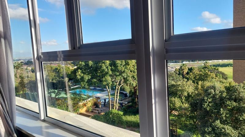 1 Bedroom Property for Sale in Loevenstein Western Cape
